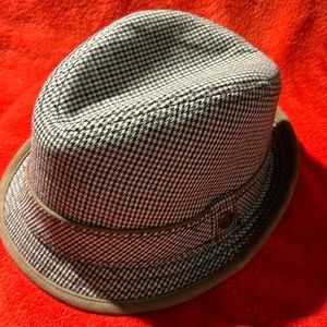 NWT Penguin Original Tweed Hat